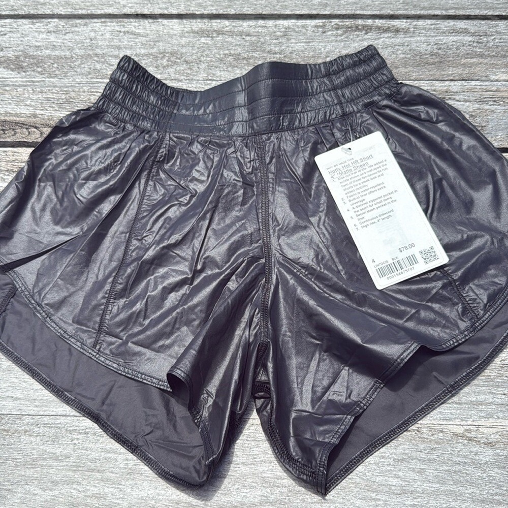 Lululemon‎ Hotty Hot High-Rise Lined Short 4" size 4 NWT Matte Sheen Black